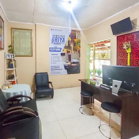 Hotel Reddoorz Syariah At Graha Adi Karya Kartasura à Kartosuro Extérieur photo