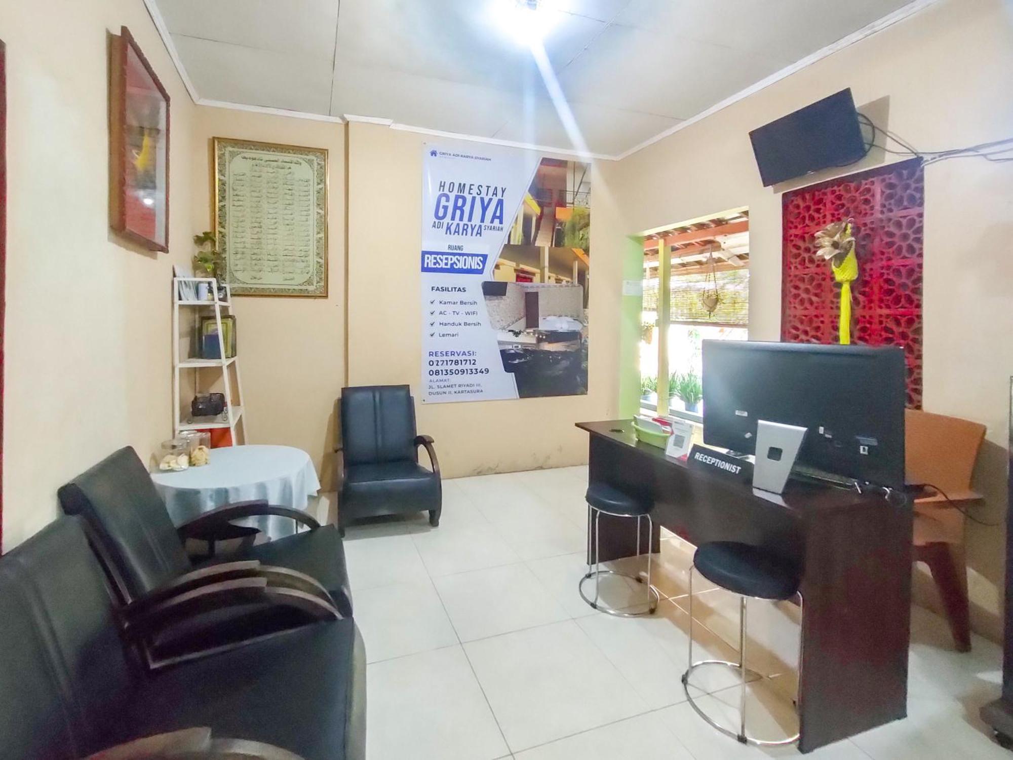 Hotel Reddoorz Syariah At Graha Adi Karya Kartasura à Kartosuro Extérieur photo